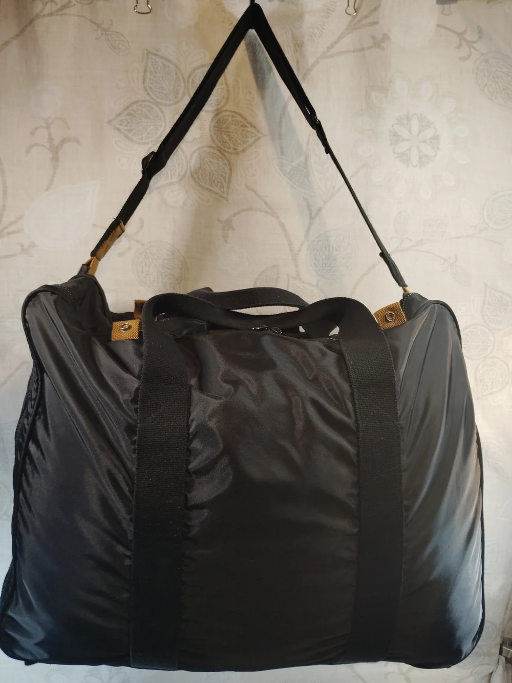 Crate & Barrel Black w/ Brown Accents Weekender Travel /Duffel Bag